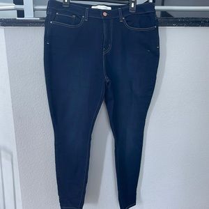 Levi Strauss dark blue jeans/mid rise skinny size 16